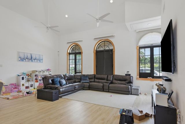 3901 NE 23RD Terrace, Lighthouse Point, FL 33064