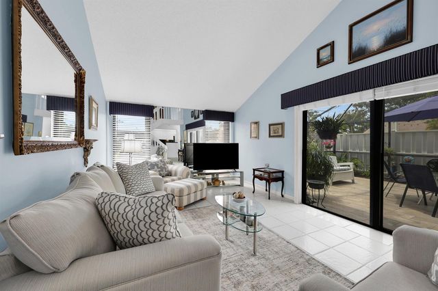 802 Summerwinds Lane, Jupiter, FL 33458