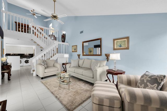 802 Summerwinds Lane, Jupiter, FL 33458