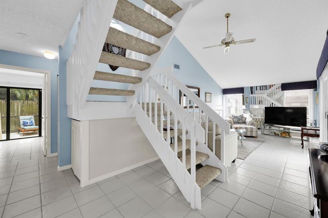 802 Summerwinds Lane, Jupiter, FL 33458