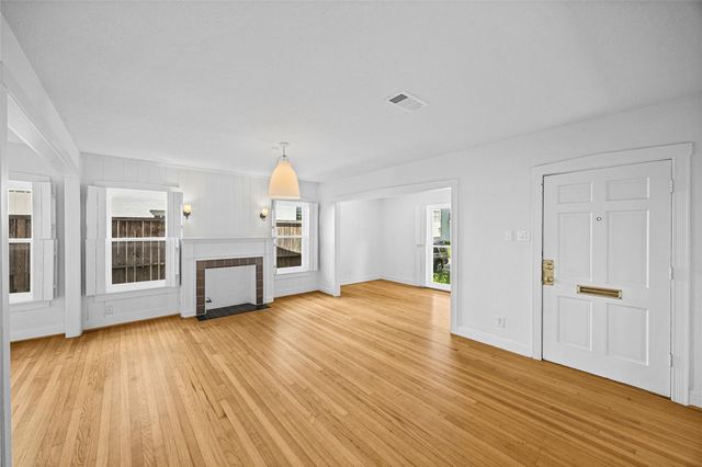 2438 Albans Road, Houston, TX 77005