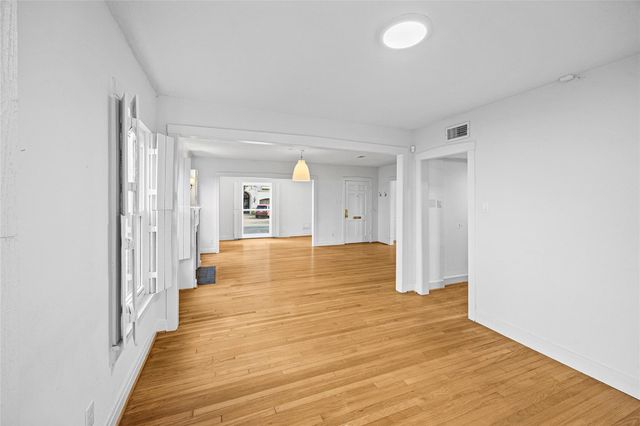 2438 Albans Road, Houston, TX 77005
