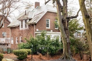 52 Southbourne Rd, Boston, MA 02130