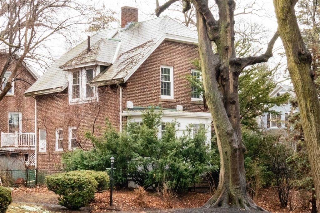 52 Southbourne Rd, Boston, MA 02130