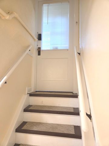 7223 N Bell Street Gdn, Chicago, IL 60645