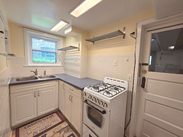 7223 N Bell Street Gdn, Chicago, IL 60645