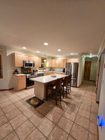 3 Pheasant Hollow, West Newbury, MA 01985