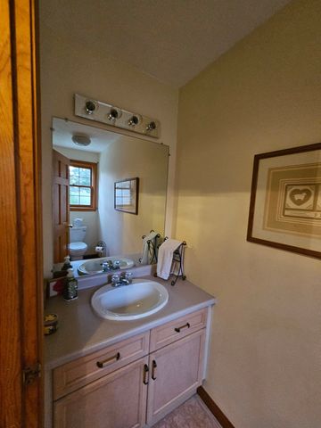 3 Pheasant Hollow, West Newbury, MA 01985
