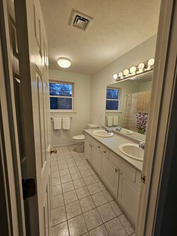 3 Pheasant Hollow, West Newbury, MA 01985