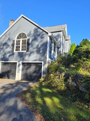 3 Pheasant Hollow, West Newbury, MA 01985