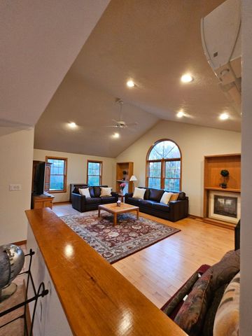 3 Pheasant Hollow, West Newbury, MA 01985