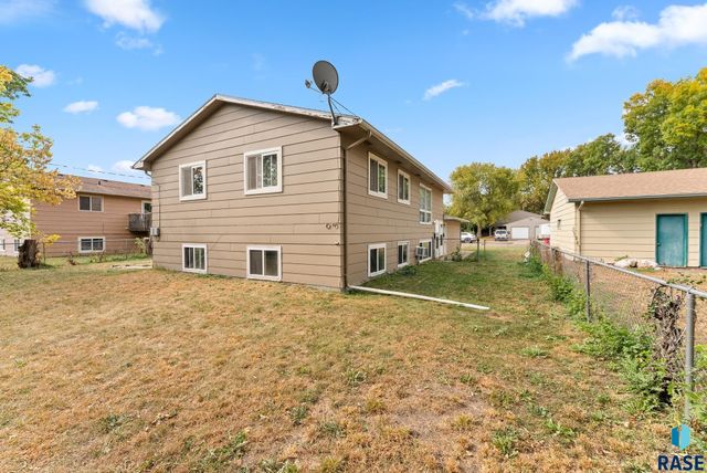 616 618 N Garfield Ave Avenue, Sioux Falls, SD 57104