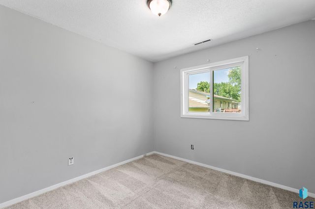 616 618 N Garfield Ave Avenue, Sioux Falls, SD 57104