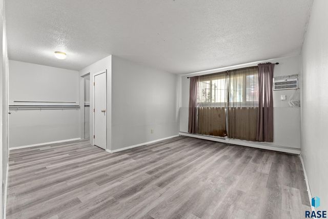 616 618 N Garfield Ave Avenue, Sioux Falls, SD 57104