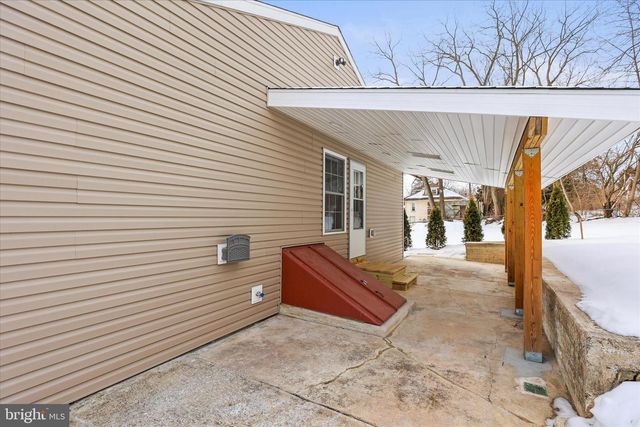 1443 W COLLEGE AVE, York, PA 17404