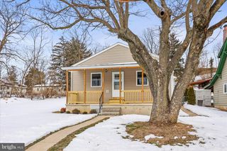 1443 W COLLEGE AVE, York, PA 17404