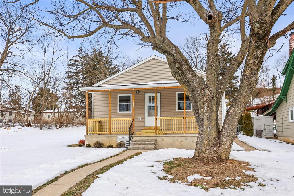 1443 W COLLEGE AVE, York, PA 17404