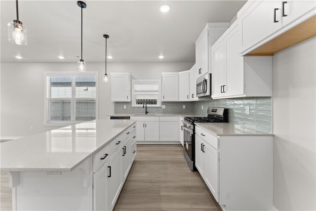 5907 SW Chiefs Avenue, Bentonville, AR 72713