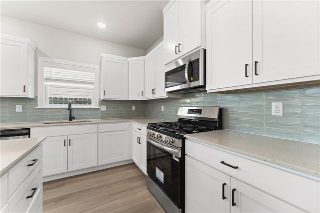 5907 SW Chiefs Avenue, Bentonville, AR 72713