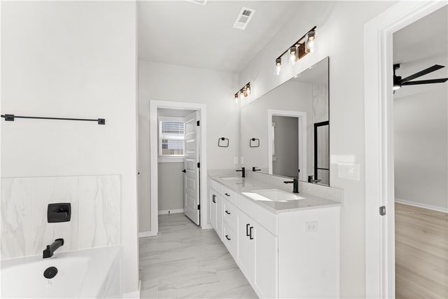 5907 SW Chiefs Avenue, Bentonville, AR 72713