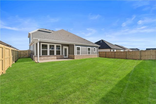 5907 SW Chiefs Avenue, Bentonville, AR 72713