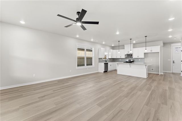 5907 SW Chiefs Avenue, Bentonville, AR 72713