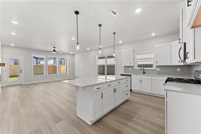 5907 SW Chiefs Avenue, Bentonville, AR 72713