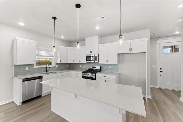 5907 SW Chiefs Avenue, Bentonville, AR 72713