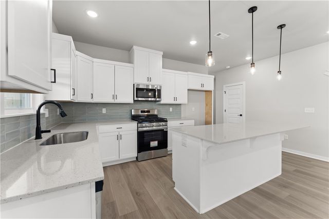 5907 SW Chiefs Avenue, Bentonville, AR 72713