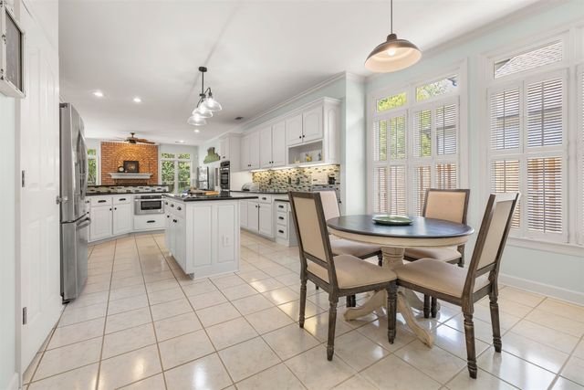 2142 LAKE PAGE DR, Collierville, TN 38017