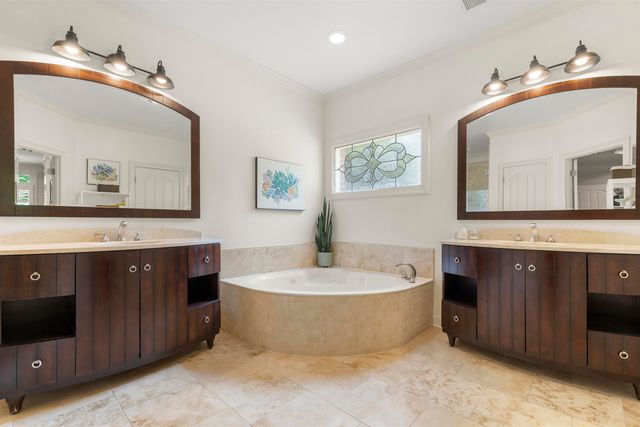 2142 LAKE PAGE DR, Collierville, TN 38017