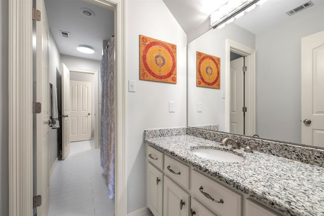 2142 LAKE PAGE DR, Collierville, TN 38017