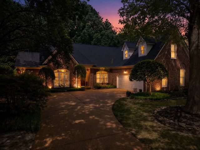 2142 LAKE PAGE DR, Collierville, TN 38017