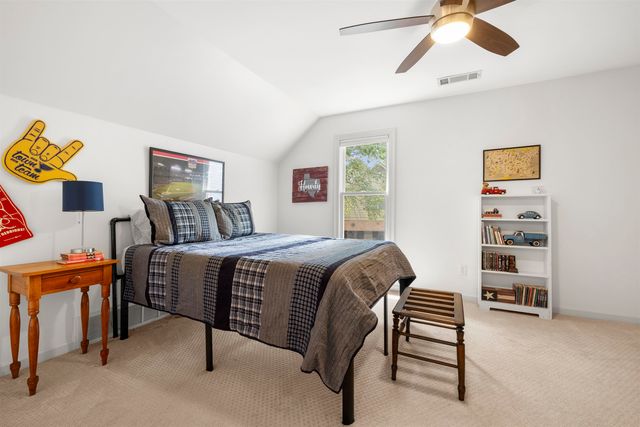 2142 LAKE PAGE DR, Collierville, TN 38017