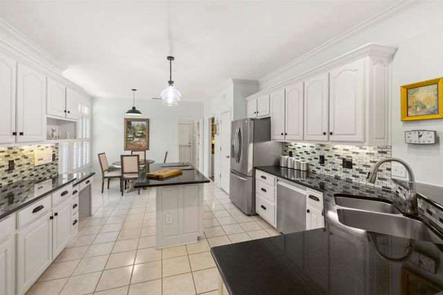 2142 LAKE PAGE DR, Collierville, TN 38017