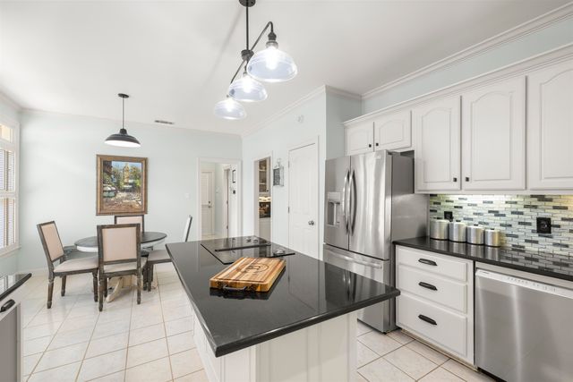 2142 LAKE PAGE DR, Collierville, TN 38017