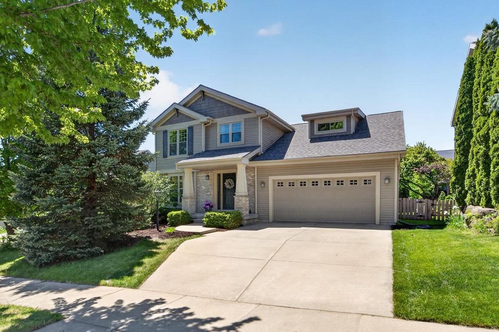 2995 Hartwicke Drive, Fitchburg, WI 53711