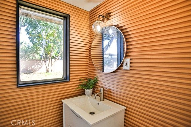 2540 W Picadilly, Anaheim, CA 92801