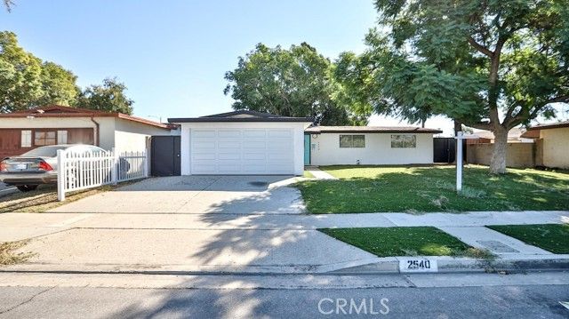 2540 W Picadilly, Anaheim, CA 92801