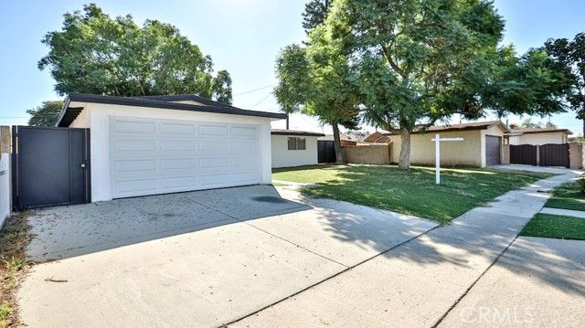 2540 W Picadilly, Anaheim, CA 92801