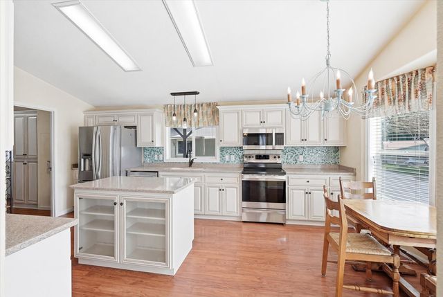 156 NW Wrightwood Circle, Grants Pass, OR 97526