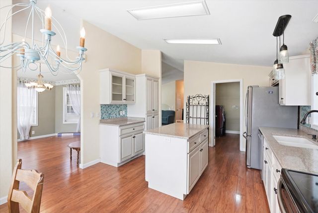 156 NW Wrightwood Circle, Grants Pass, OR 97526