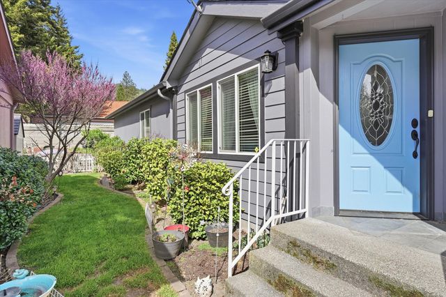 156 NW Wrightwood Circle, Grants Pass, OR 97526