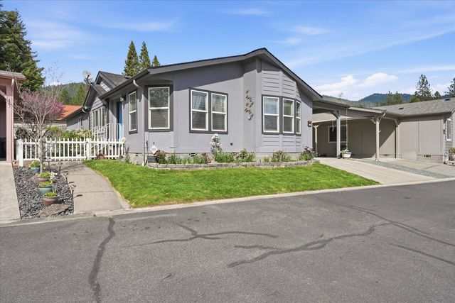 156 NW Wrightwood Circle, Grants Pass, OR 97526