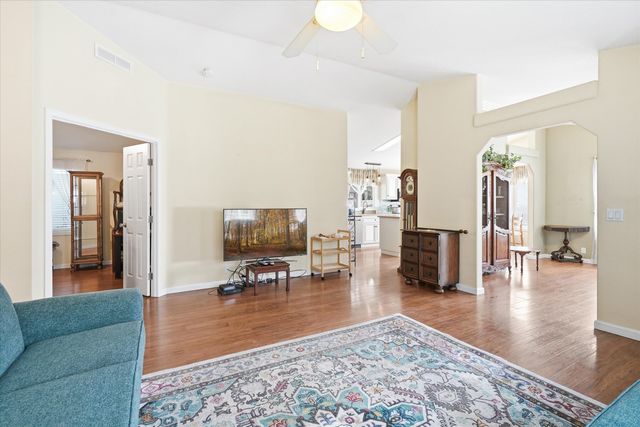 156 NW Wrightwood Circle, Grants Pass, OR 97526