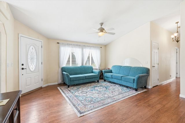 156 NW Wrightwood Circle, Grants Pass, OR 97526