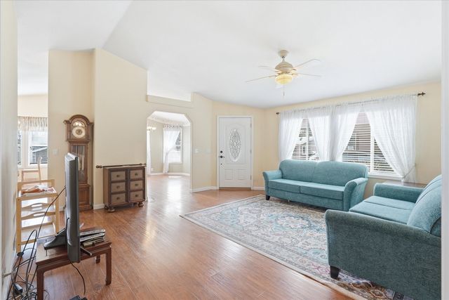 156 NW Wrightwood Circle, Grants Pass, OR 97526