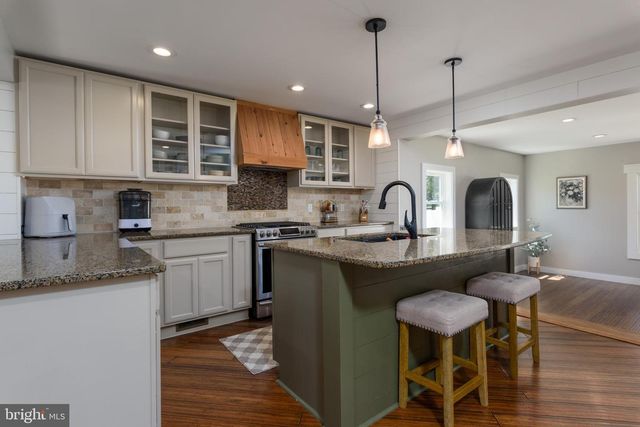 122 N 3RD ST, Bainbridge, PA 17502