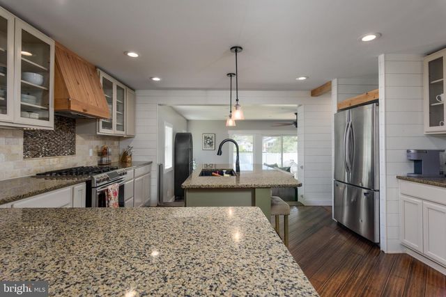 122 N 3RD ST, Bainbridge, PA 17502
