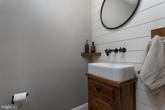 122 N 3RD ST, Bainbridge, PA 17502